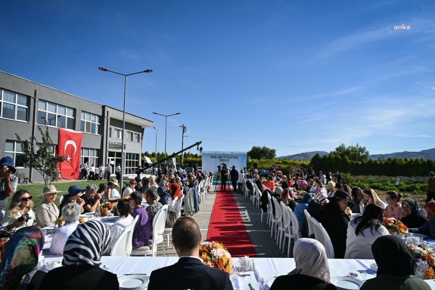 Balıkesir Büyükşehir Belediyesi'nden Dünya Kadın Çiftçiler Günü’ne özel program... Ahmet Akın: "Kadın çiftçilerimizin adı da  yetkisi de kazancı da olacak"