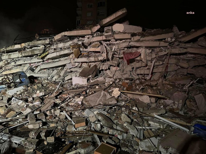 Depremde yıkılan Bilge Sitesi davasında MHP'li eski Belediye Başkanı Kara ve üç kamu görevlisi yarın hakim karşısına çıkacak