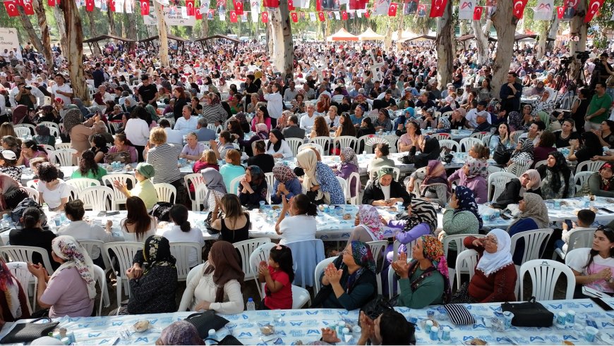 Mersin Büyükşehir Belediye Başkanı Seçer: "Biz ülkemizi kadınlarla kalkındıracağız"