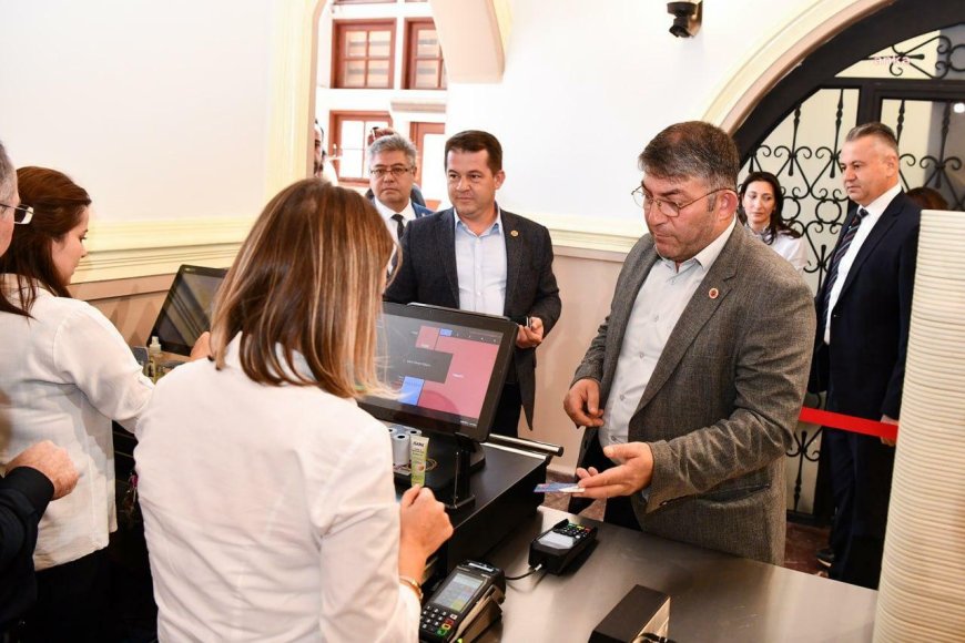 Tepebaşı Belediyesi Meclis Üyeleri'nden "Askıda Yemek" uygulamasına bağış