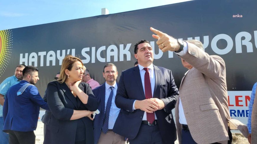 Ulaş Karasu: "Ulaştırma Bakanlığı gelsin, bu kavşaktaki çileyi görsün"