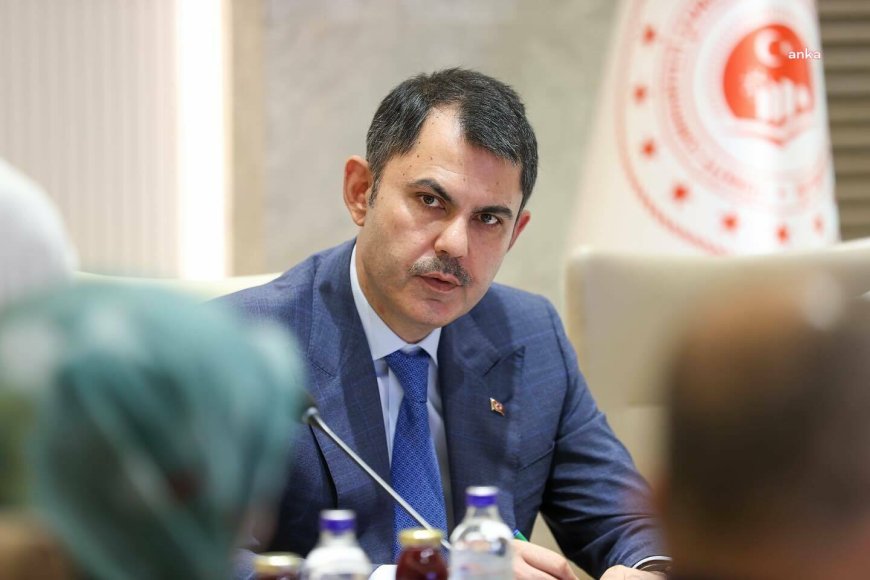 Bakan Kurum, Malatya'daki depremin ardından oluşan hasarı açıkladı: "Elazığ’da 20 ağır hasarlı, 517 az hasarlı; Malatya’da 18 az hasarlı bina tespit edildi"