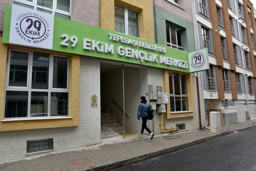Tepebaşı Belediyesi, gençlere destek olmayı sürdürüyor