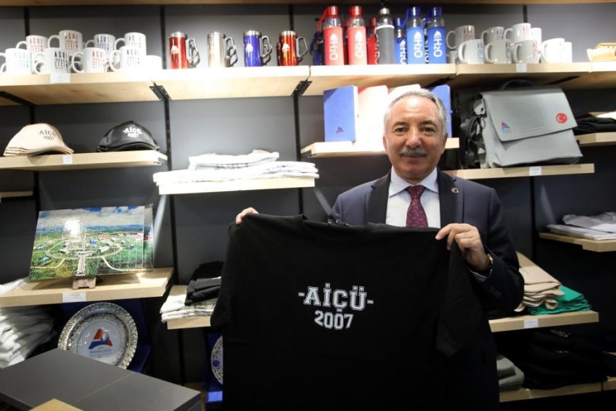 AİÇÜ store açıldı