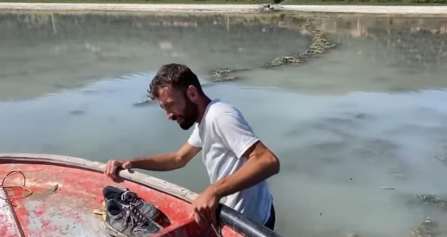 Eğirdir Gölü'ne motorlu kayıkla açılan 4 kişi gölün ortasında çamura saplandı