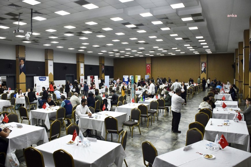 Esenyurt Belediyesi’nin 2024 İstihdam Fuarı’nda iş arayanlar ve işverenler bir araya geldi