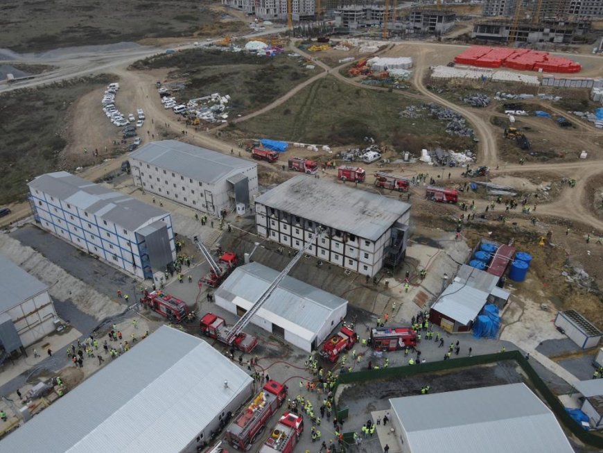 Esenler'de kentsel dönüşüm alanında korkutan yangın