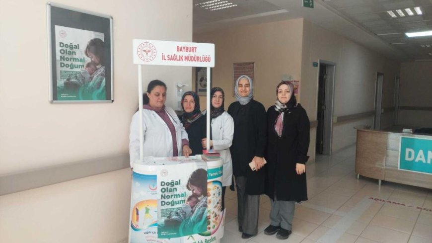 Bayburt'ta sağlık çalışanlarınca stant açılarak normal doğuma dikkat çekildi
