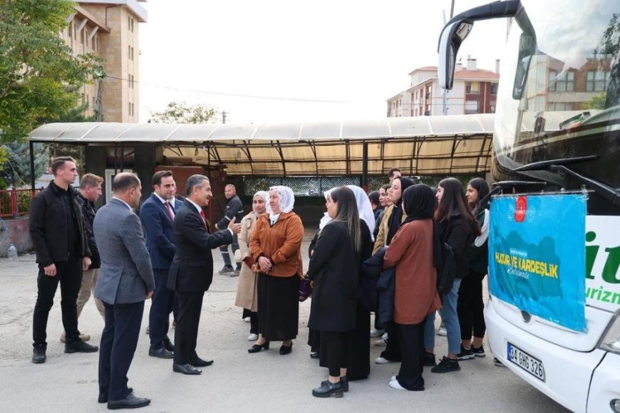 Şırnak'tan 45 kadın, Huzur ve Kardeşlik Buluşmaları Projesi kapsamında Ankara'ya gitti