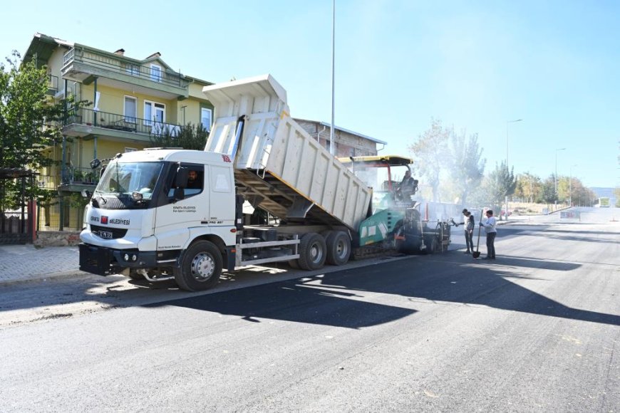 Isparta'da asfalt çalışmaları devam ediyor
