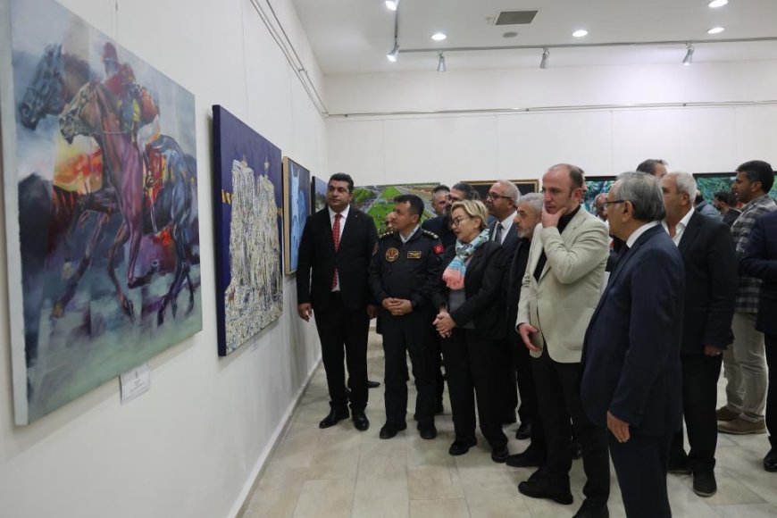 Elazığ'da TJK resim sergisi açıldı