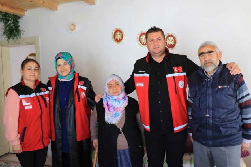 Erzincan'da yaşlılar evlerinde ziyaret edildi