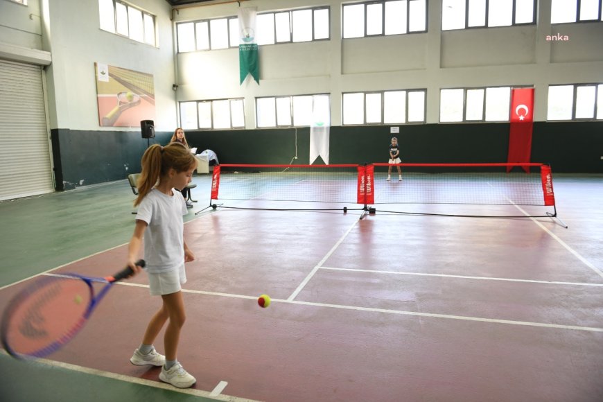 Osmangazi’de “29 Ekim Cumhuriyet Kupası Tenis Turnuvası” başladı