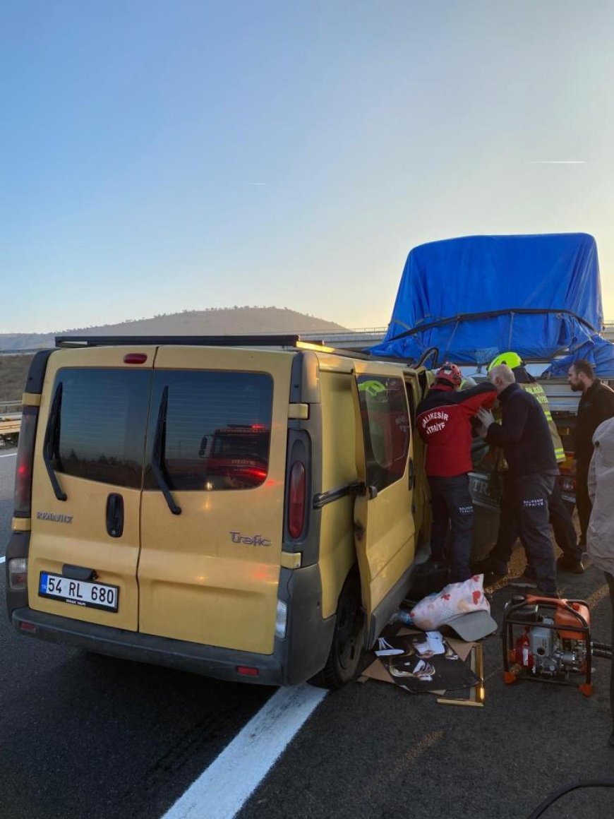 Balıkesir'de otoyolda trafik kazası: 3 yaralı