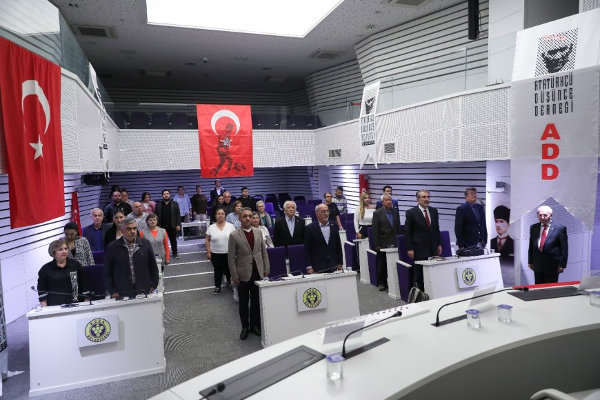 Buca ‘da Cumhuriyet'in 101. Yılı için "Cumhuriyet'in Anlam ve Önemi" paneli gerçekleştirildi