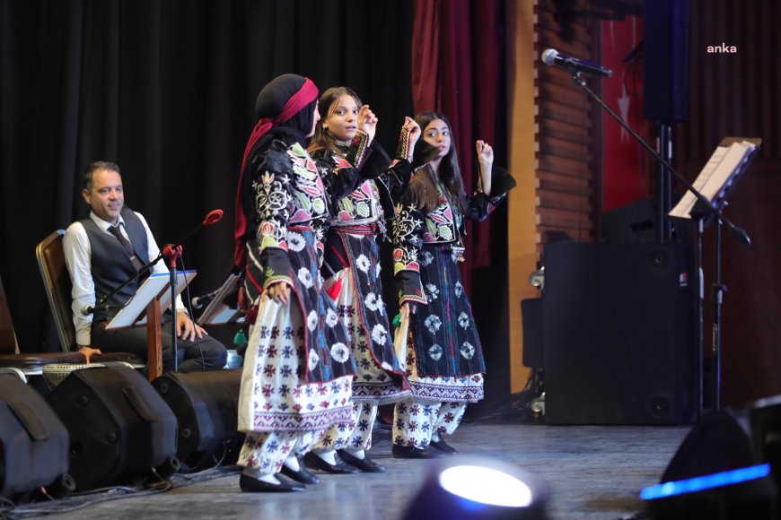 Gemlik Belediyesi Cumhuriyet Konseri düzenledi