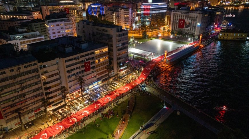 Cumhuriyet Bayramı’nda İzmir’de 350 metrelik dev Türk bayrağıyla yürünecek