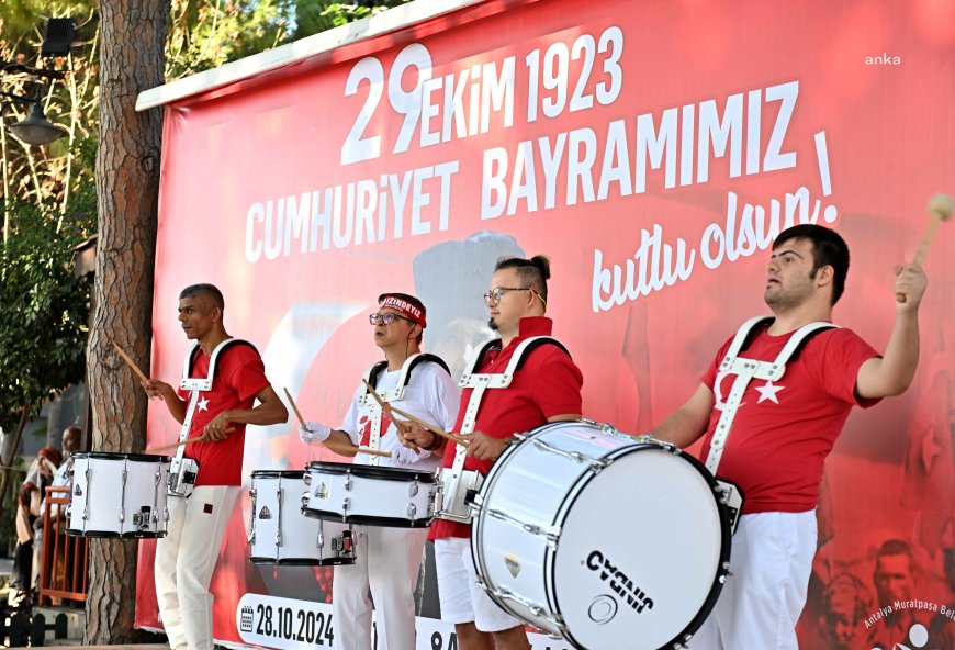 Muratpaşa Belediye Başkanı Uysal: "Çünkü Cumhuriyet dayanışmadır. Birliktir, beraberliktir"