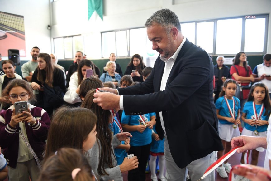 Osmangazi Belediyesi’nin düzenlediği '29 Ekim Cumhuriyet Kupası Tenis Turnuvası' sona erdi