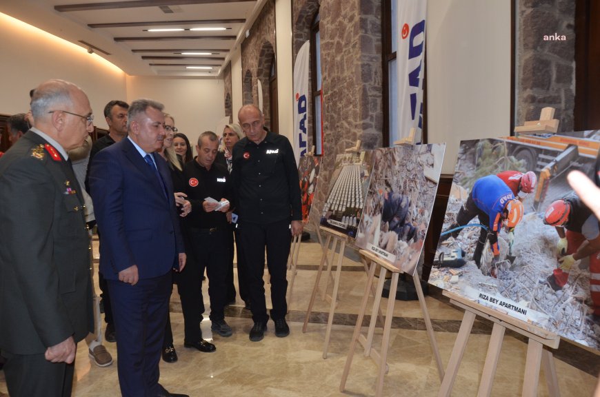 İzmir depreminin üzerinden dört yıl geçti.... İzmir Valisi Elban: Zihinlerimizde kentsel dönüşüm yapmadan, şehirlerde dönüşüm yapamayacağımız çok net