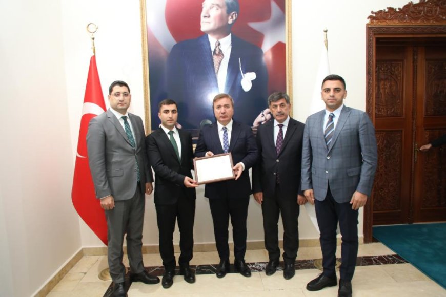 Kaymakam Adayı Saka'ya başarı belgesi