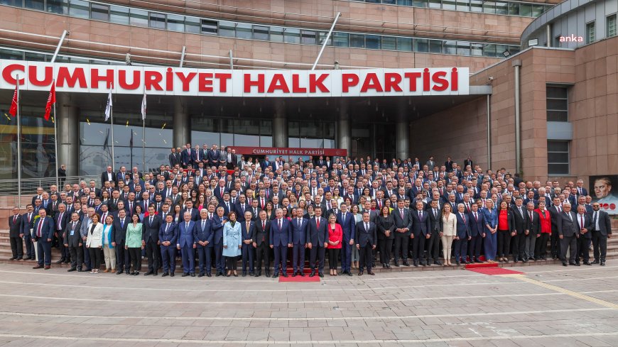 SODEM, CHP'li belediyeleri Esenyurt Belediyesi önüne çağırdı: Demokrasimize sahip çıkmak için omuz omuza verelim