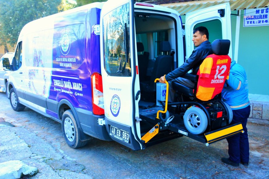 Muğla Büyükşehir Belediye Başkanı Aras: “Vatandaşlarımıza destek olmak için tüm imkanlarımızı kullanıyoruz”