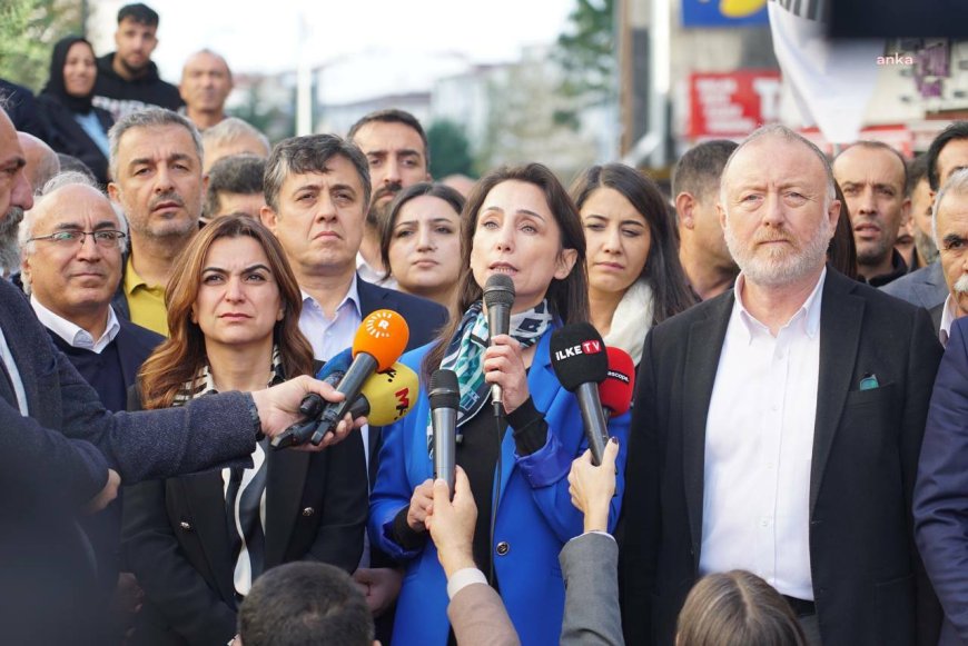 CHP'den kayyuma tepki mitingi... Tülay Hatimoğulları: “Bütün demokrasi güçlerine sesleniyoruz, kayyum rejimine izin vermeyelim”