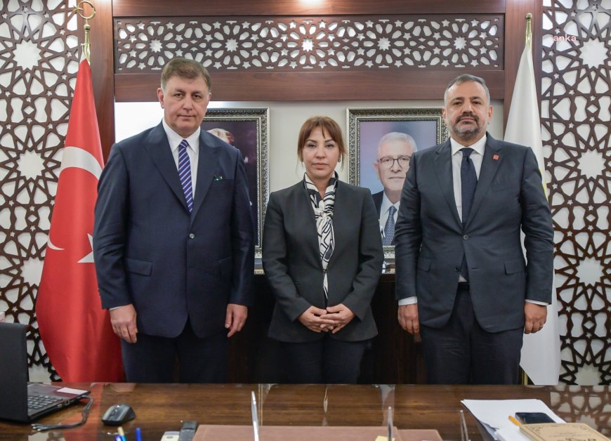 Cemil Tugay, Menemen Belediyesi’nin borçlarının nasıl kapatıldığını açıkladı: Büyükçe bir araziyi Hazine, belediyeye hibe etti. O da borcuna karşılık onu veriyor”
