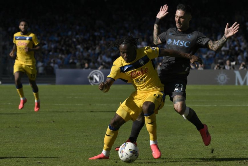 Lider Napoli'ye, Atalanta'dan çelme