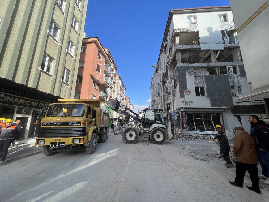 Çorum'daki doğal gaz patlaması.. Vali Ali Çalgan: "Hasar tespit çalışmaları sürüyor"