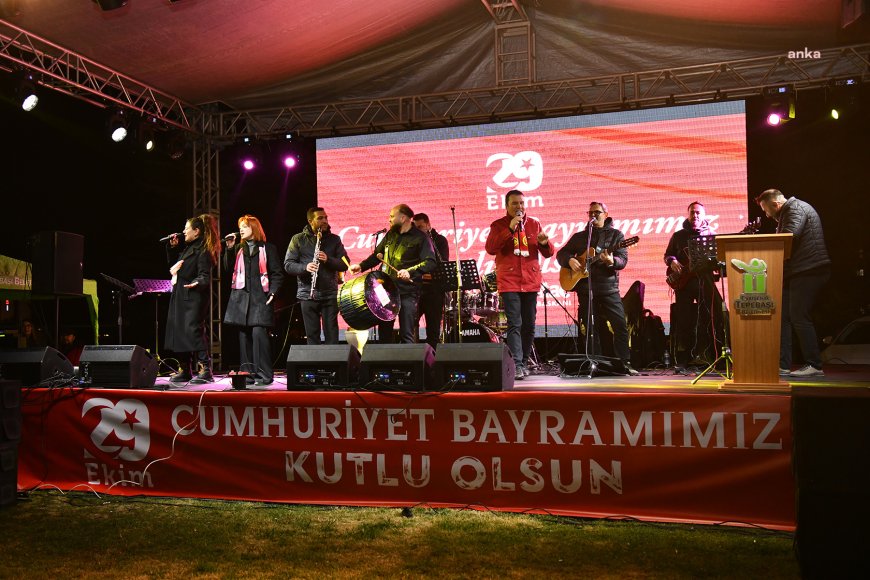 Tepebaşı Belediyesi, Cumhuriyet'in 101'inci yılını coşkuyla kutladı