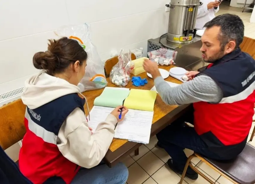 Emet'te KYK yurdu ve hastanede tüketilen peynirlerden analiz için numune alındı