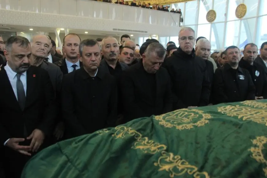 Başkan Günay'ı acılı gününde Özgür Özel yalnız bırakmadı