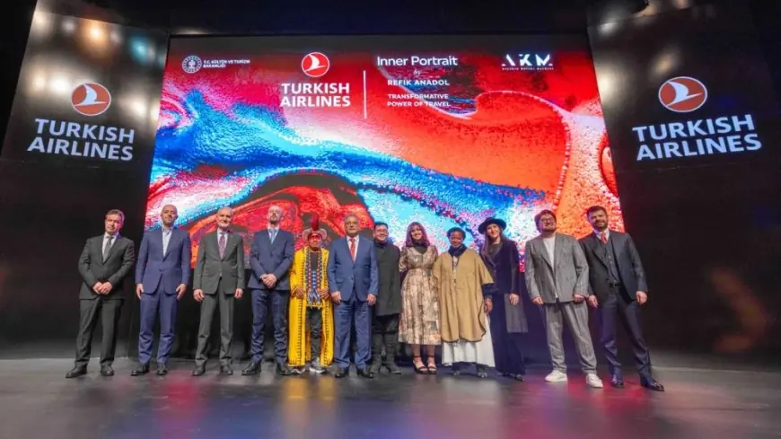 Türk Hava Yolları'nın Refik Anadol ile hazırladığı “Inner Portrait” eserinin Türkiye lansmanı AKM'de gerçekleşti