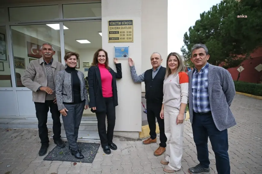 Karşıyaka Belediye Başkanı Ünsal, "Karşıyaka’nın Filizleri" projesi kapsamında Nar Evleri Sitesi’ni ziyaret etti