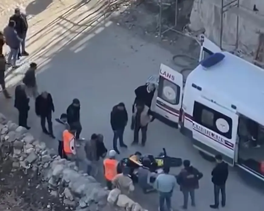 Siirt'te 8'inci kattan düşen inşaat işçisi yaralandı