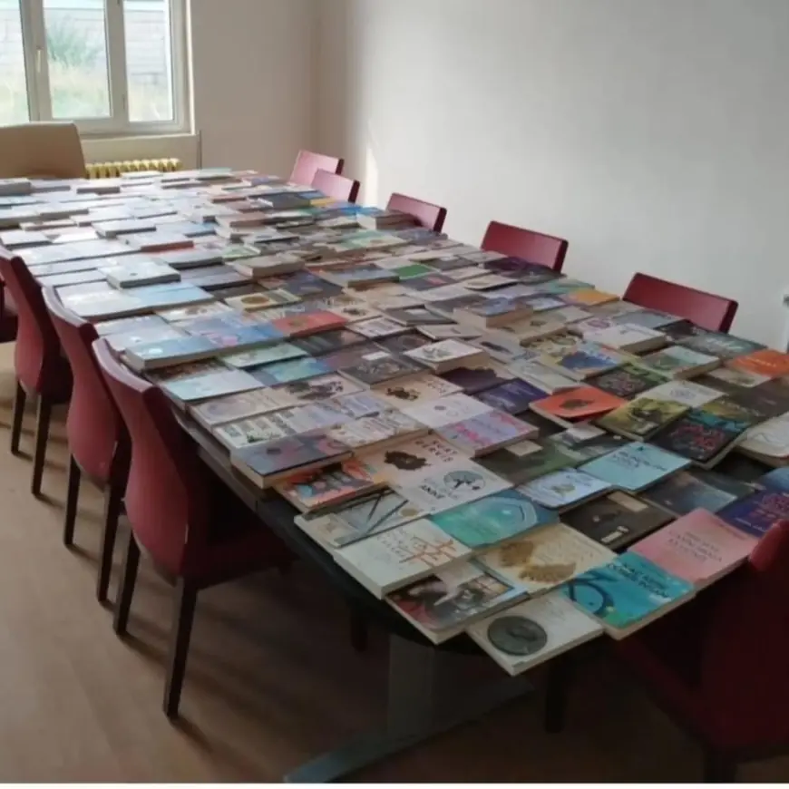 Karne sizden kitap hediyesi bizden
