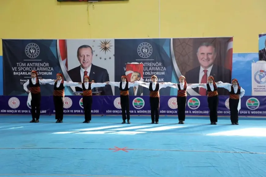 Ağrı'da Halk Oyunları İl Birinciliği yarışmaları düzenlendi