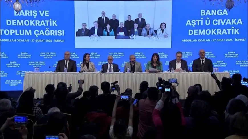 DEM Partili İmralı Heyeti’nin okuduğu çağrıda, "Benim bu çağrıma uyun, kongrenizi yapın ve silahları bırakın."