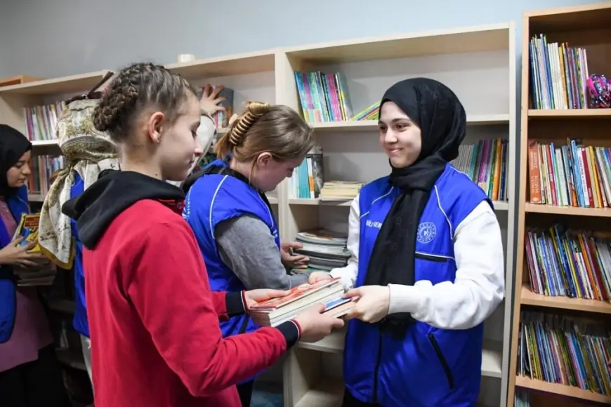 "Kitabım Kitabın Olsun" projesi gençlere eğitim ışığı oluyor