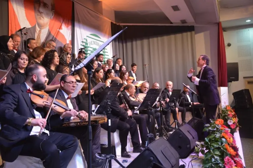 Demirci'de Türk Sanat Müziği korosundan muhteşem konser
