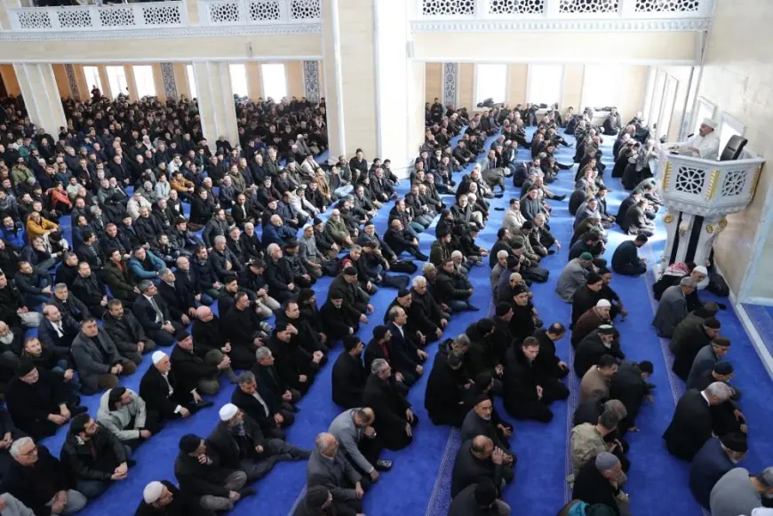 Muş’ta 12 bin kişilik cami ibadete açıldı