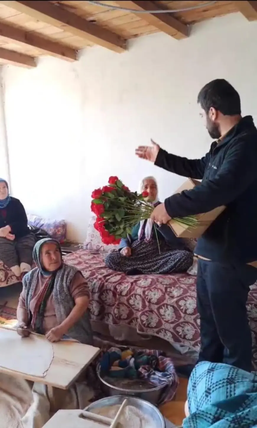 Adana'da imamdan gönüllere dokunan teravih çağrısı