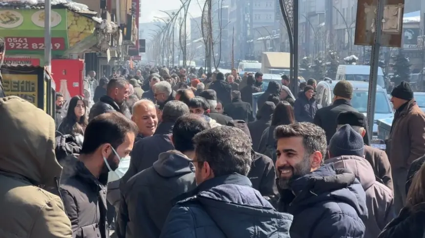 Yüksekova'da Ramazan yoğunluğu başladı