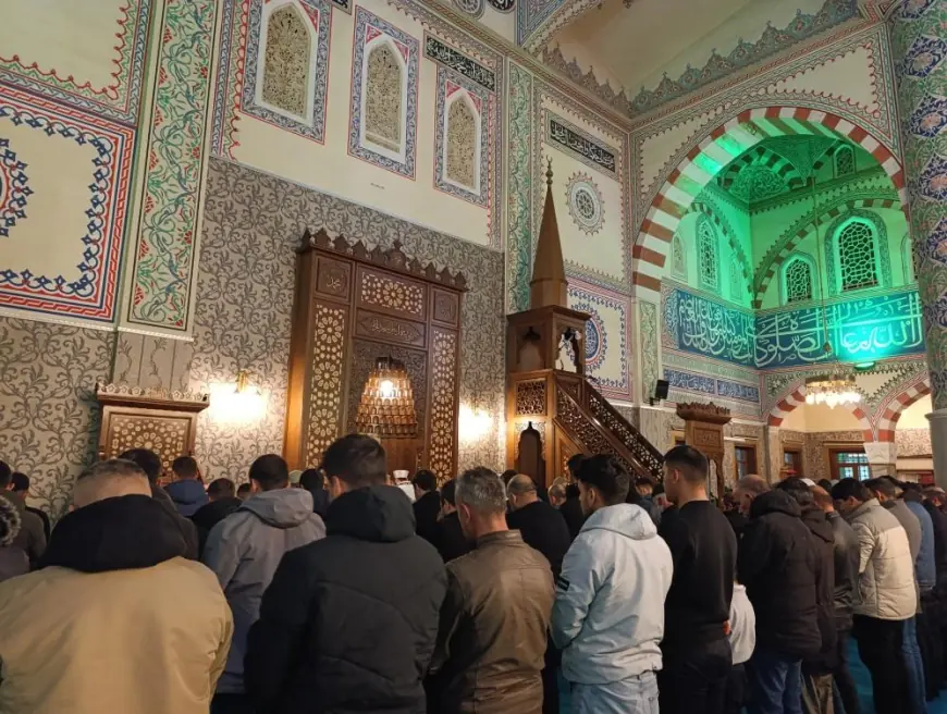 Van'da Ramazan ayının ilk teravih namazı kılındı