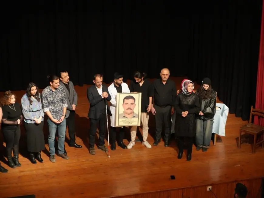 Kastamonu’da şehit düşen narkotik polisi Ahmet Şahan anısına tiyatro oyunu sahnelendi