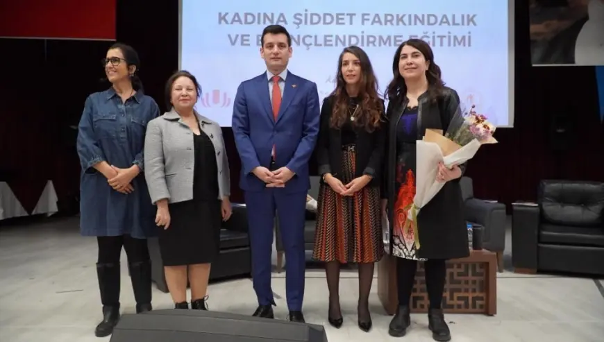 Urla'da "Kadına Yönelik Şiddete Karşı" farkındalık ve bilinçlendirme eğitimi yapıldı