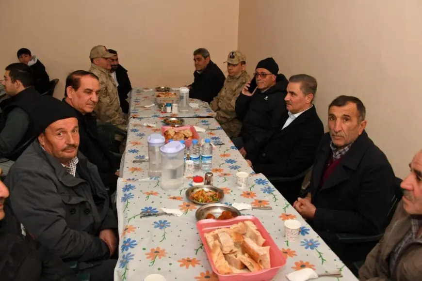 Bu köyde yoldan geçenlere 21 yıldır ücretsiz iftar veriliyor