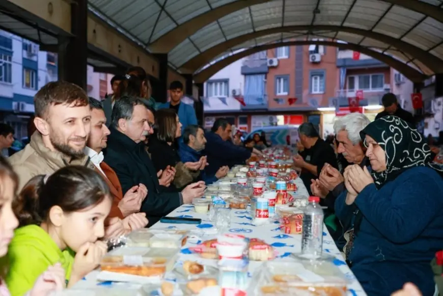 Yunusemre’de ilk iftar sofrası Karaköy’de kuruldu